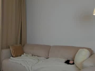 girl
        honeybae3 cam image #5102501