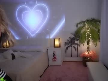 girl
        amyvalentine cam image #4309283