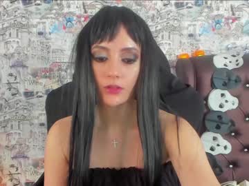 girl
        angelina_new cam image #2751028