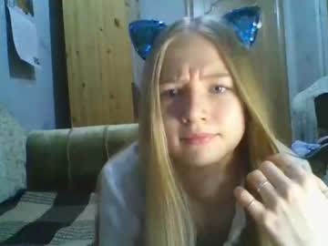 girl Nude Cam Girls Playing Games with isobelkitty