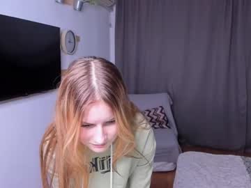 girl
        katrinswan cam image #722143