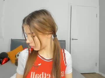 girl
        jenie_fire cam image #5420316
