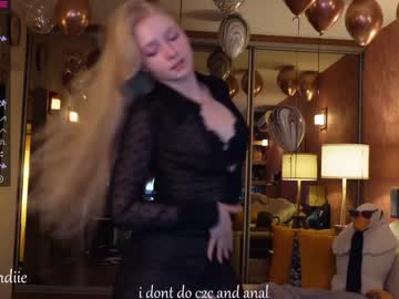 girl
        bestblondiiecb cam image #1123704