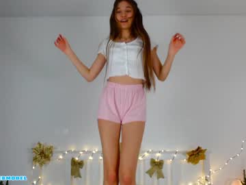 girl
        ambertan1 cam image #505423