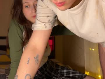 couple
        alexandlia cam image #3338049