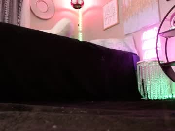 girl
        milf_lacey cam image #2124993