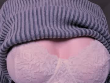 girl
        lauratanguy cam image #5116864