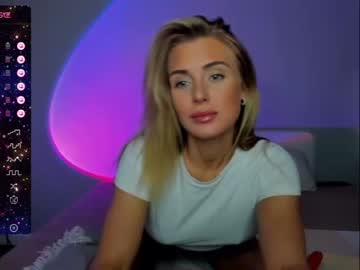 girl
        theselina_kyle cam image #3200981