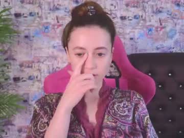 girl
        angelina_new cam image #3820875