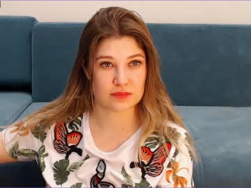 girl
        milasweet18 cam image #299975