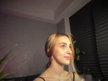 girl
        neotantric cam image #1599639