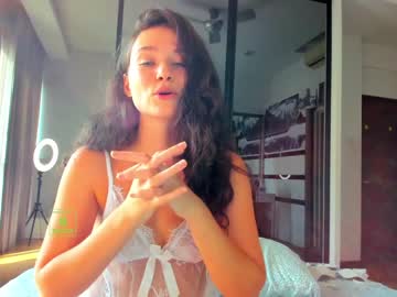 girl
        demurelixir cam image #2095448