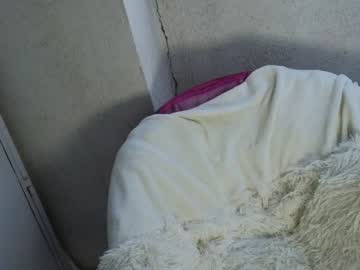 girl
        thereeds cam image #4219153