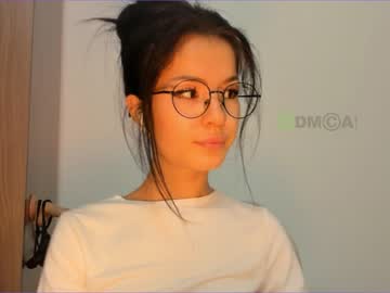 girl
        dola_ cam image #1466140