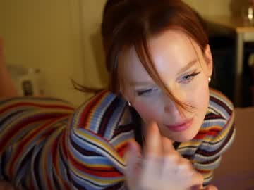 girl
        ellaa91 cam image #132017