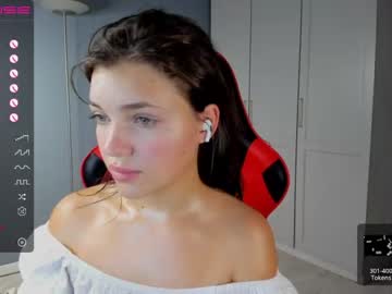 girl
        michelle_mir cam image #858692