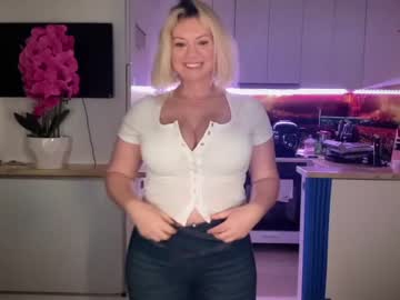girl
        kiradivine cam image #3212937