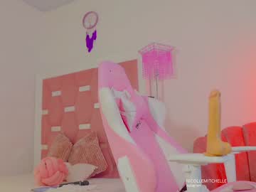 girl
        nicolle_mitchelle cam image #5942503