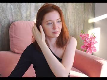 girl
        mona_elisa cam image #3160386