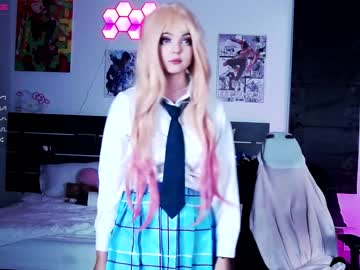 girl
        madnessalise cam image #1699295