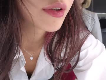 girl
        yononeey cam image #4506983
