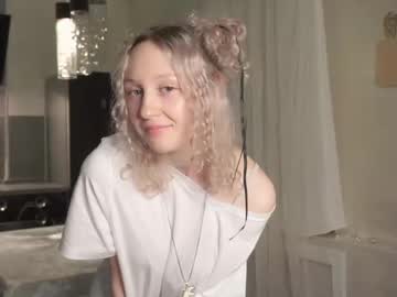 girl
        melissacoopers cam image #4537271