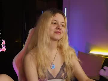 girl
        agnesscarterr cam image #6645750