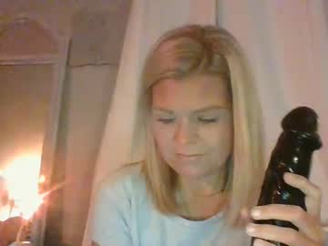 girl
        bayybaee21 cam image #5099788