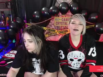 girl
        crimsonkitten cam image #5034760