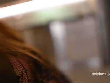 girl
        therealbonnieclydex cam image #1463328