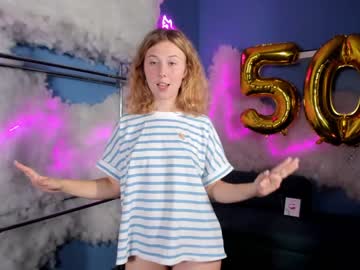 girl
        lottie_shine cam image #88137
