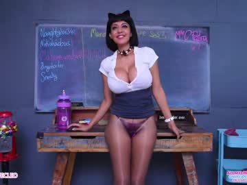 girl
        livecleo cam image #2642683
