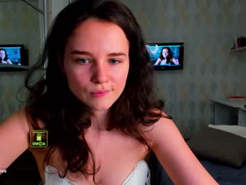 girl
        demurelixir cam image #105198