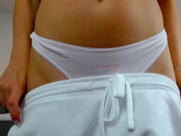 girl
        ambertan1 cam image #4702266