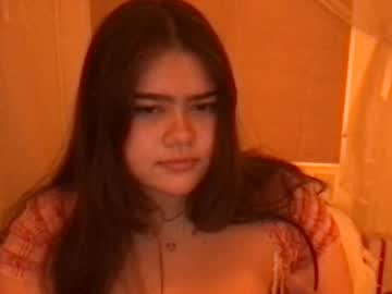 girl
        naileaaw cam image #3821906