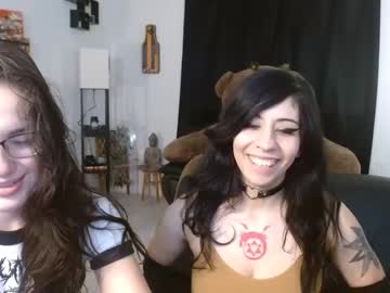 girl
        emoxbunny cam image #2646389