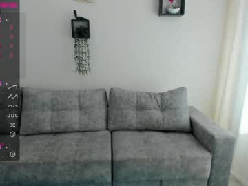 girl
        lynnatlee cam image #4591278