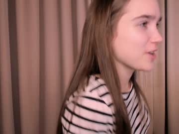 girl
        dominogoulder cam image #5569975