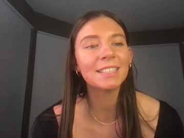 girl
        heidihotte cam image #1379571