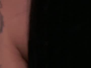 girl
        nicdani_1 cam image #4889656