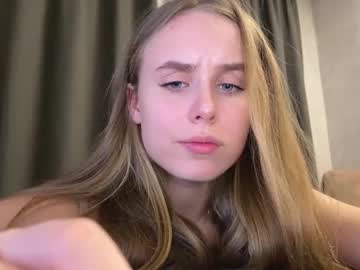 girl
        gucci_rich cam image #1183263