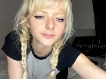 girl
        chrrybte cam image #1156322