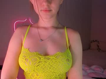 girl
        yuki_04 cam image #673850