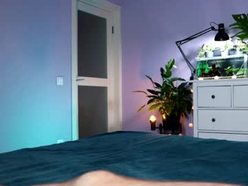 girl
        luxureart cam image #4139846