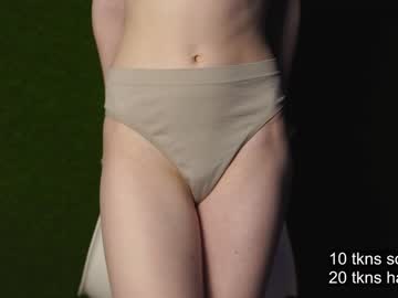 girl
        tinabredley cam image #3322365