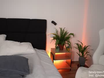 girl
        aria_diaz cam image #4017222