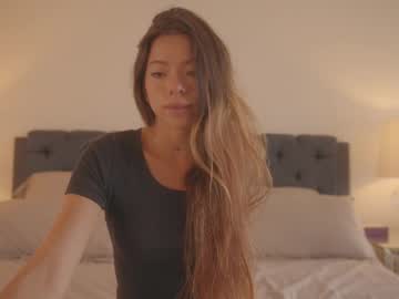 girl
        emma_lu1 cam image #6201905