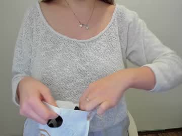 girl
        emmika_ cam image #2922040