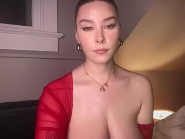 girl
        novavangogh cam image #6688285