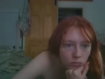 couple Nude Cam Girls Playing Games with jules_james